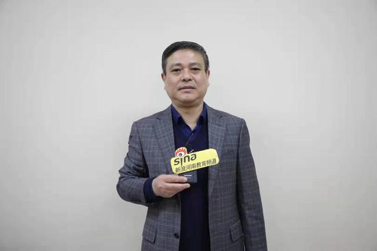 杨国华:副教授 地质工程与资源勘察系主任